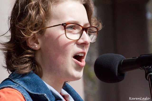 Teenagers fire up thousands in City Plaza